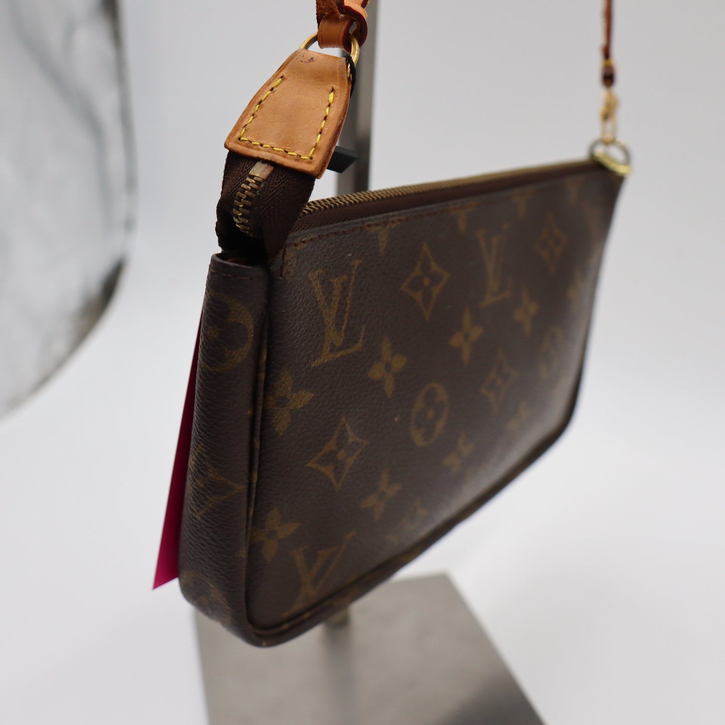 Louis Vuitton Pochette Monogram - 1029
