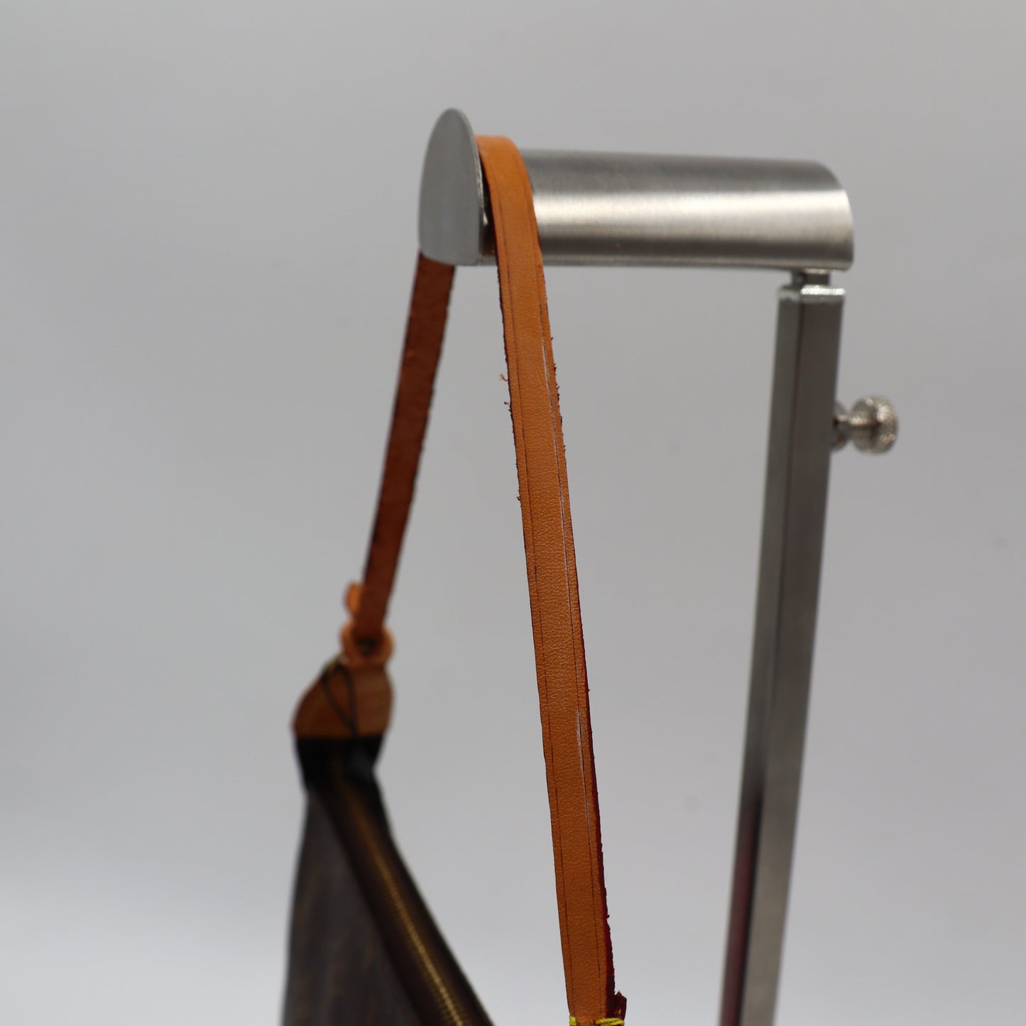 Louis Vuitton Pochette Monogram - 1029