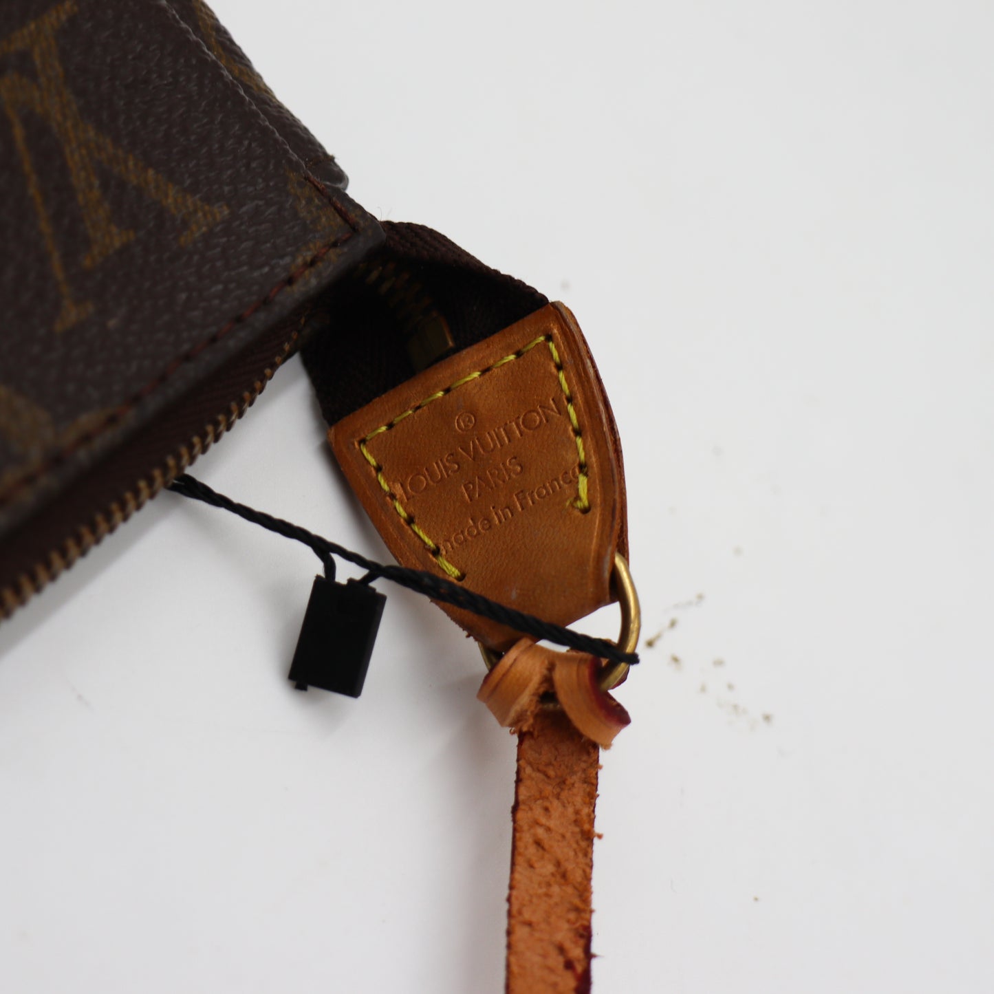 Louis Vuitton Pochette Monogram - 1029