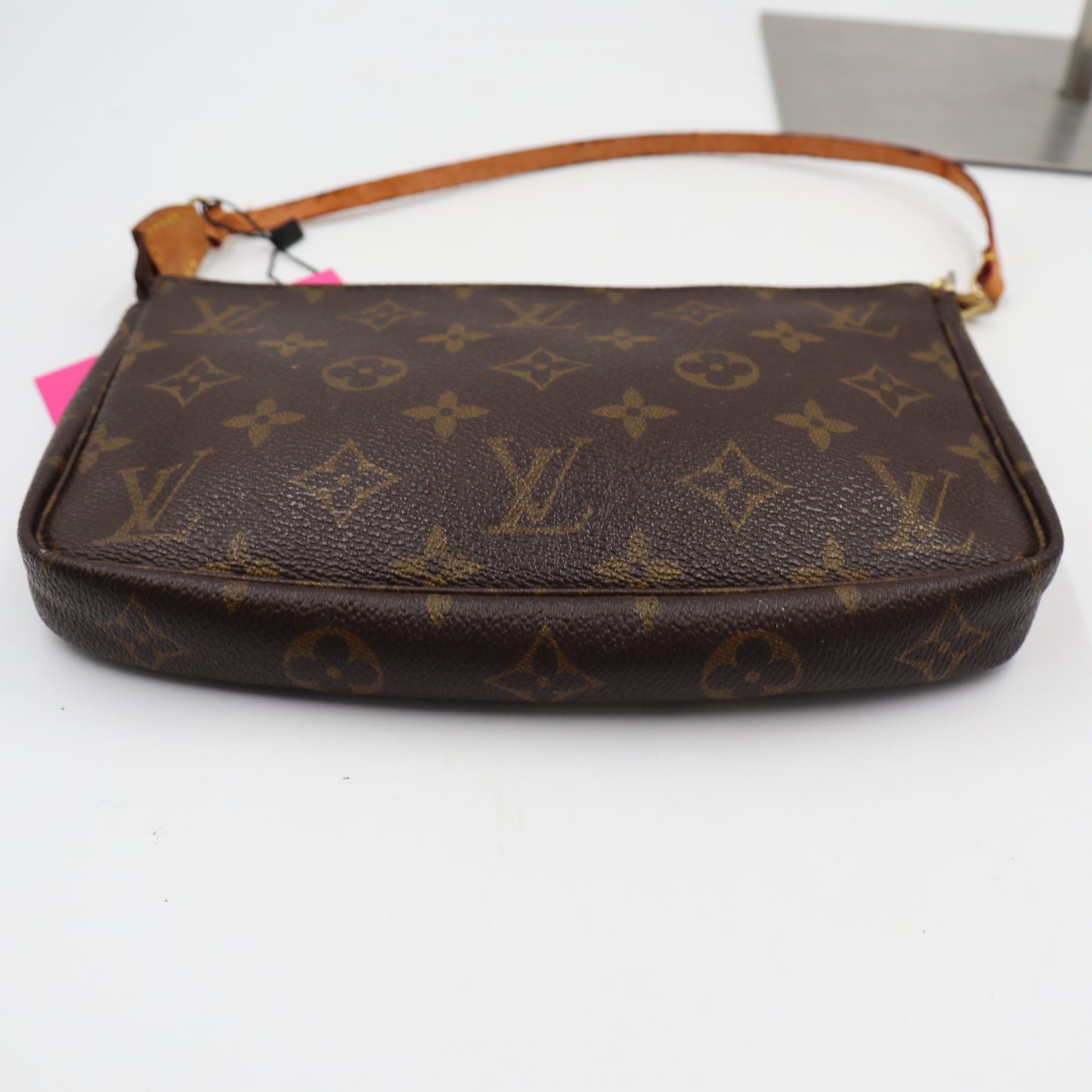 Louis Vuitton Pochette Monogram - 1029