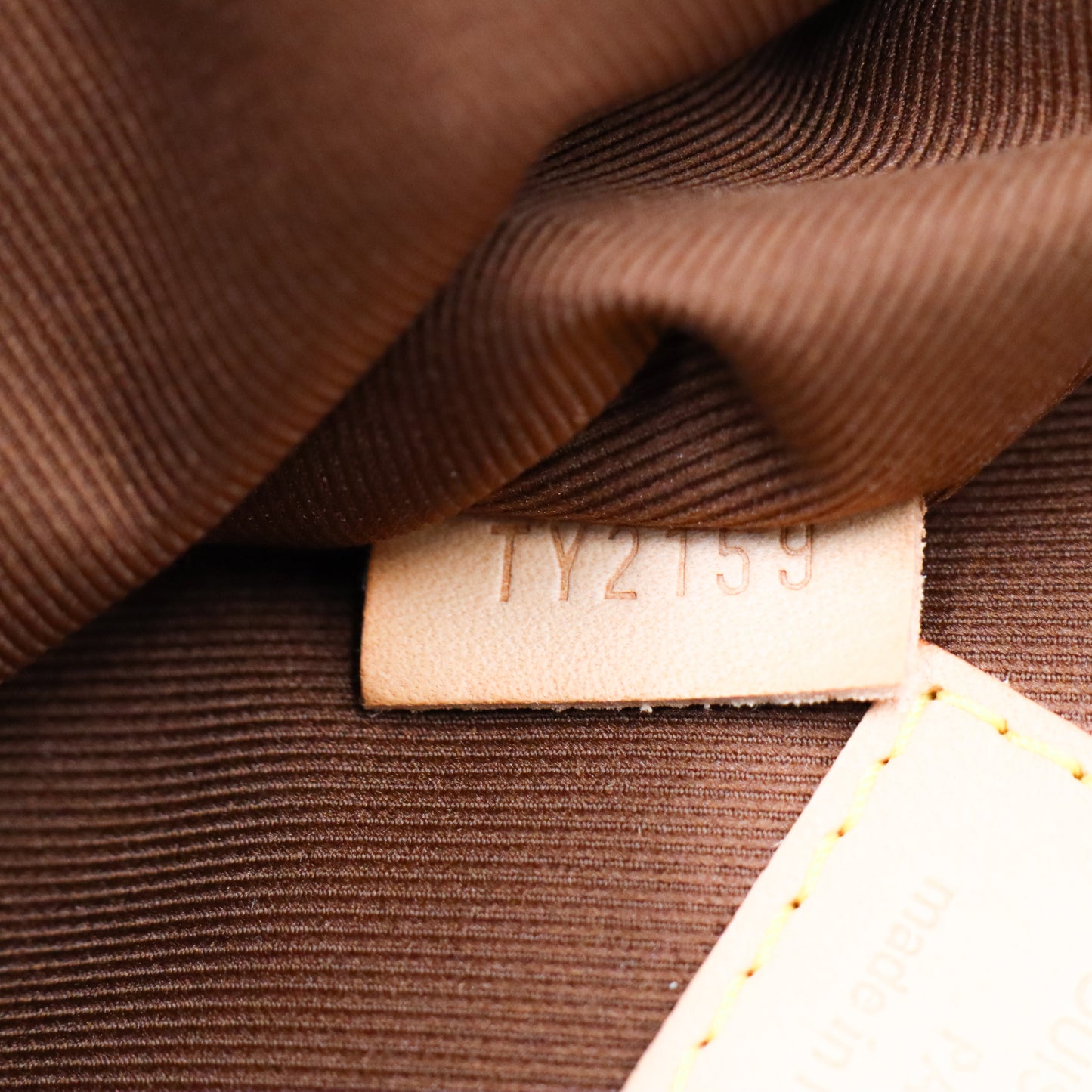 Louis Vuitton Voyage Etui Monogram - 1070