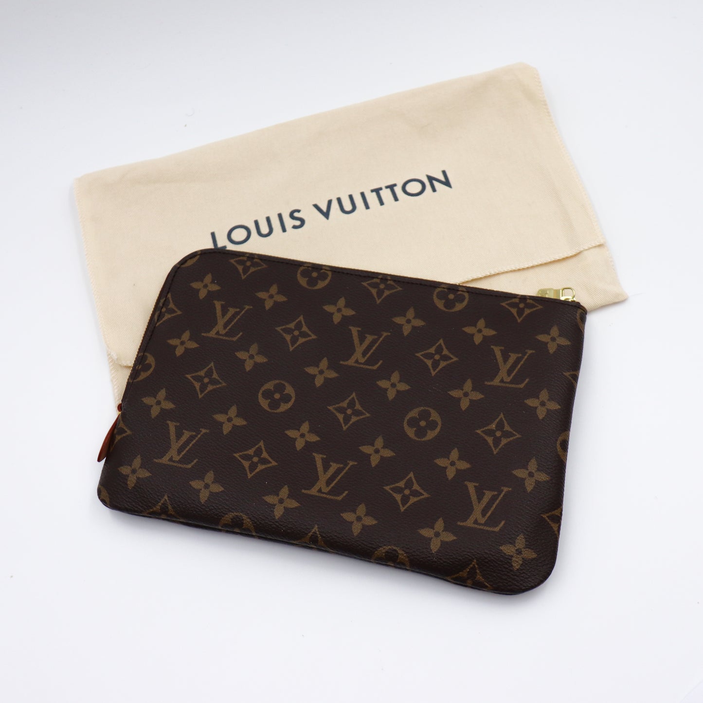 Louis Vuitton Voyage Etui Monogram - 1070