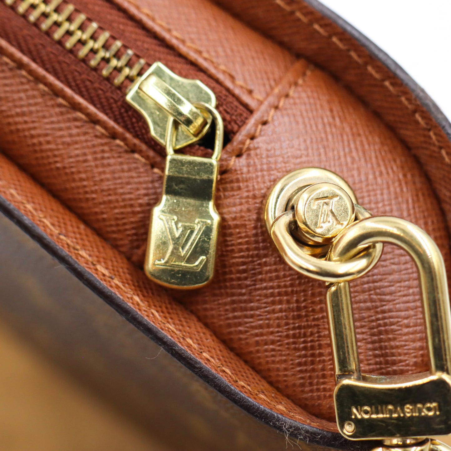 Louis Vuitton Orsay Clutch Monogramm - 1135