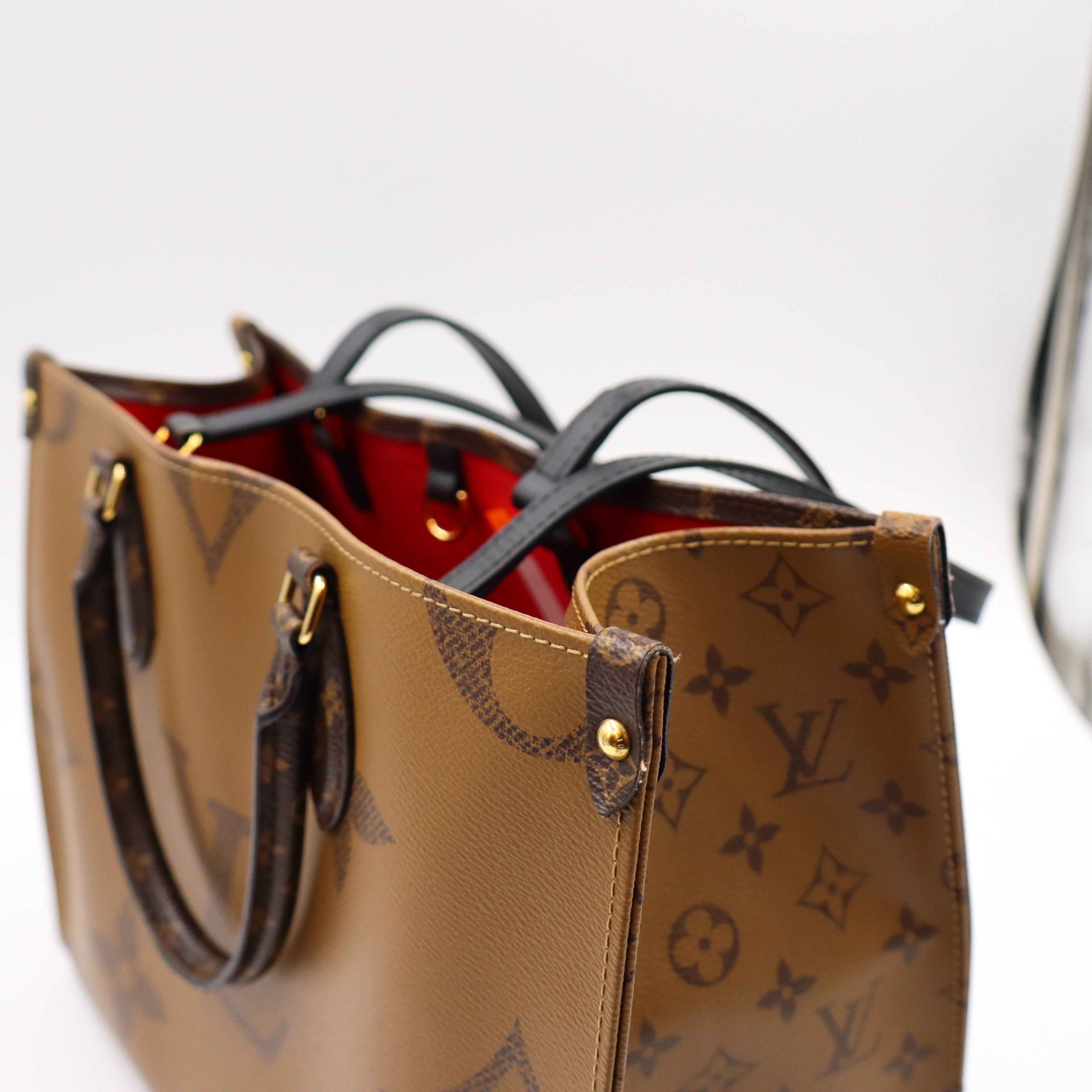 Louis Vuitton On the GO MM -1170