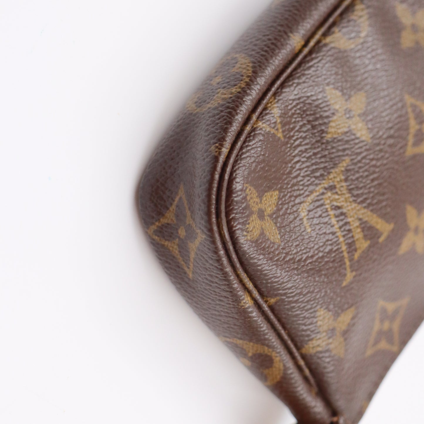 Louis Vuitton Mini Pochette - 740