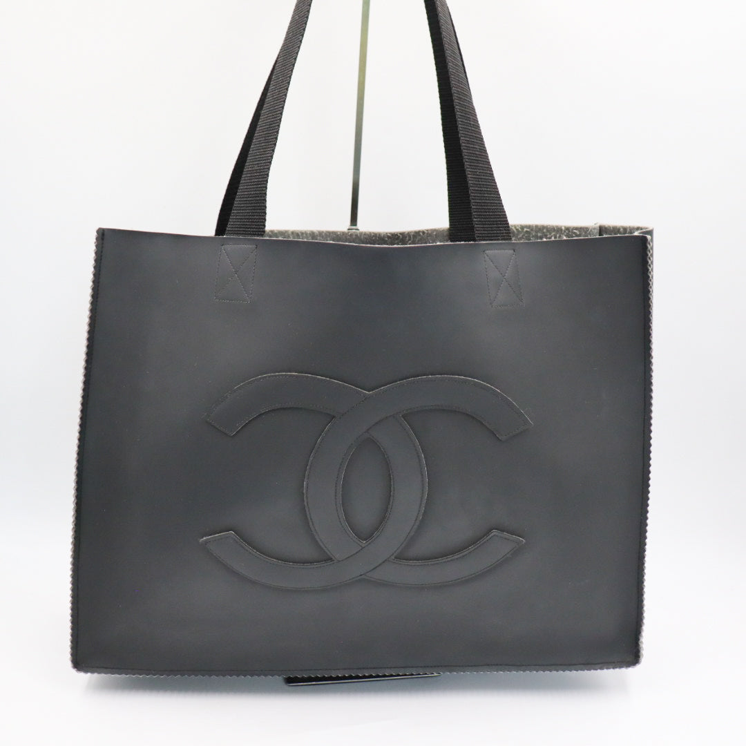 Chanel Rubber Shopper Tote Schwarz