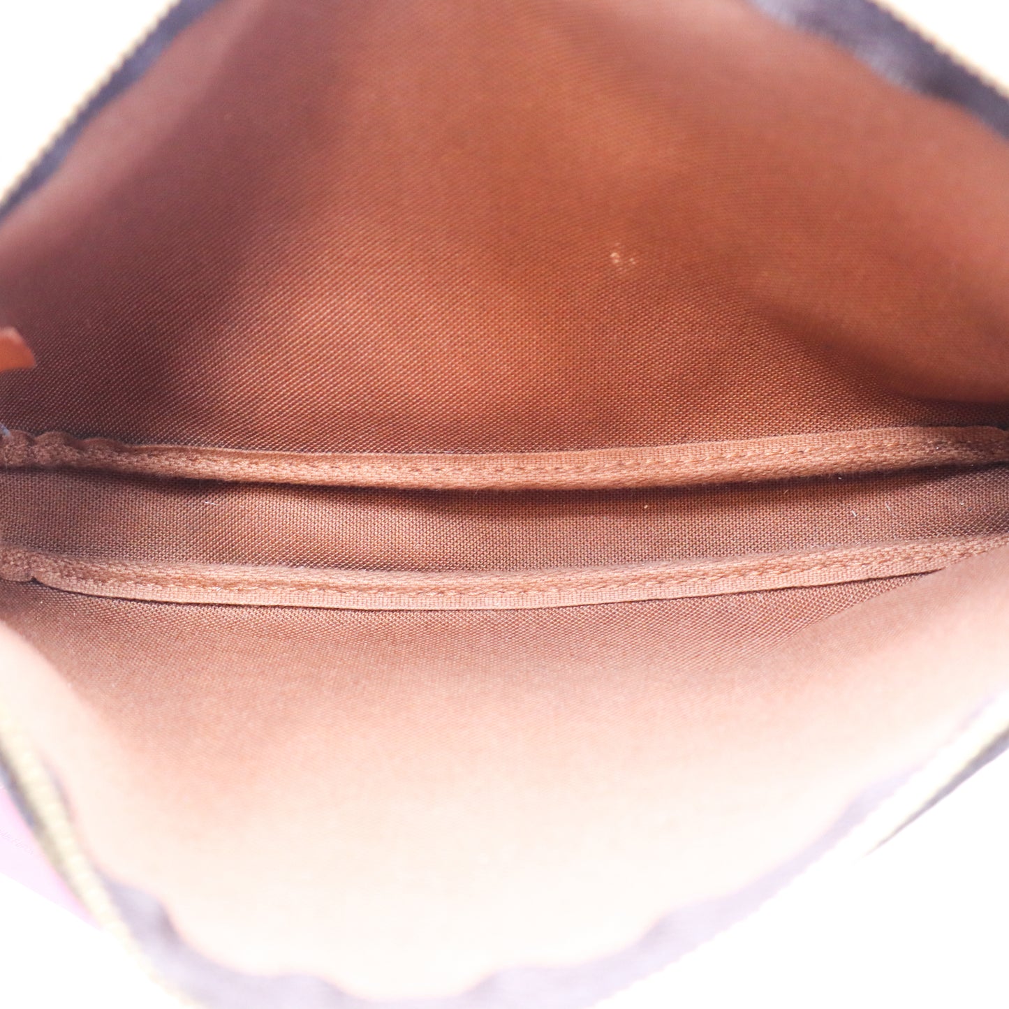Louis Vuitton Pochette Monogram - 782