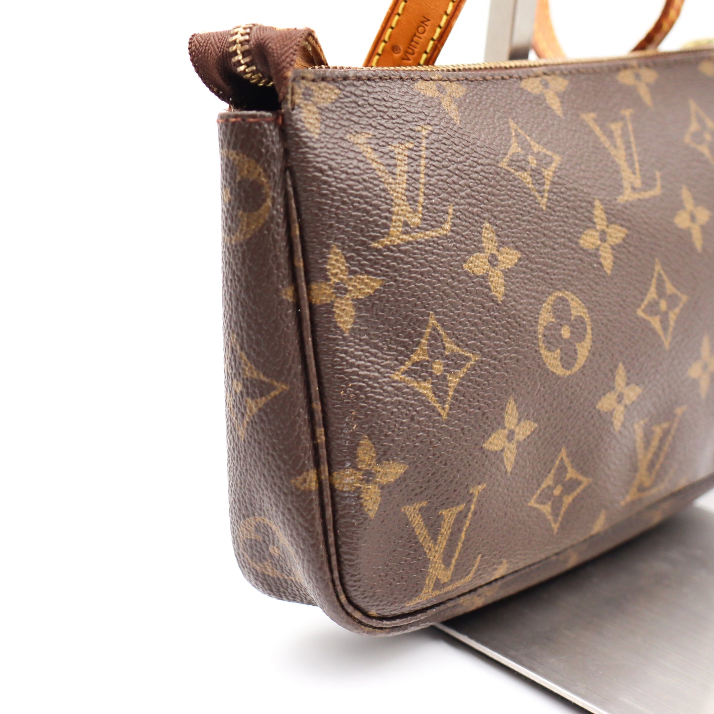 Louis Vuitton Pochette Monogram - 787