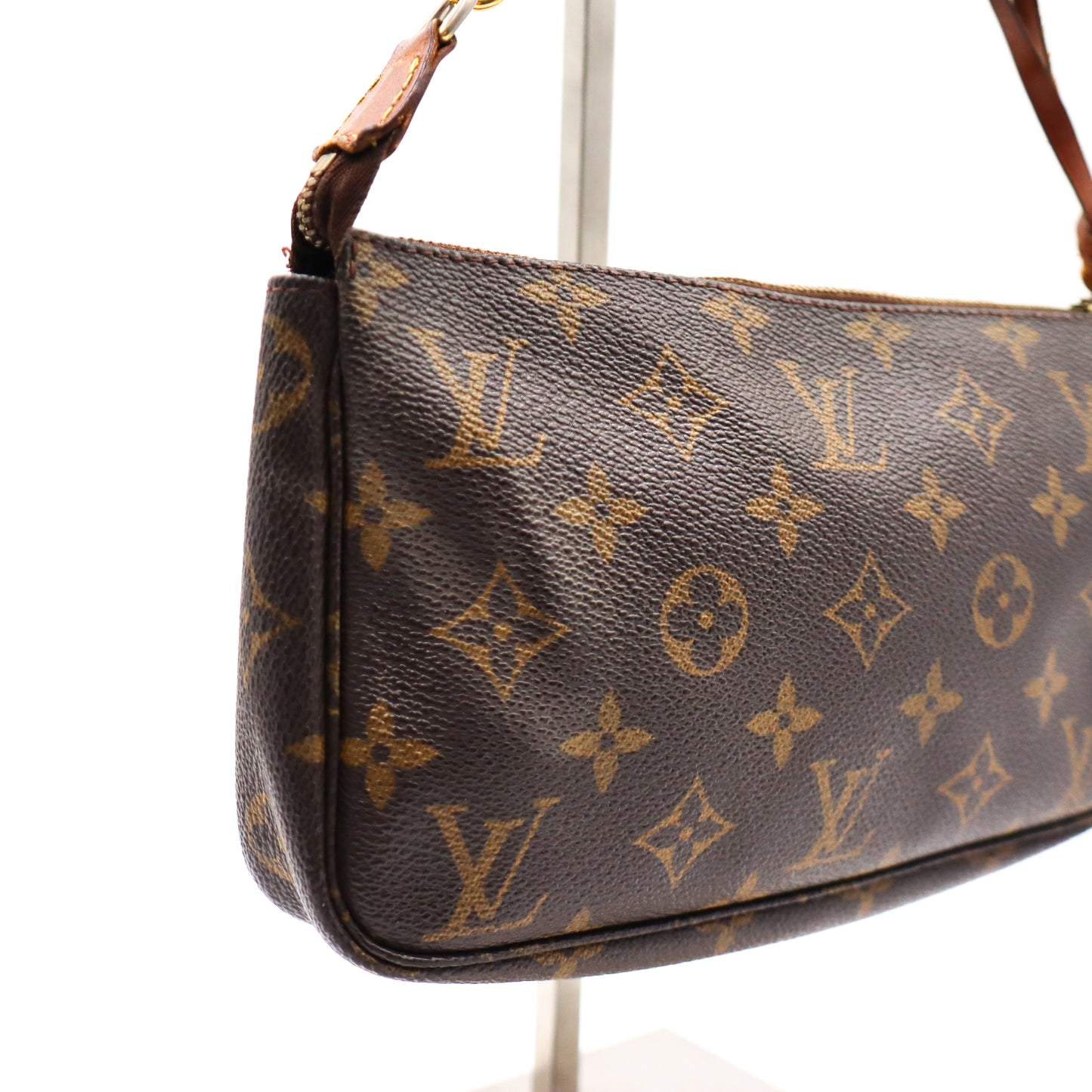 Louis Vuitton Pochette Monogram - 788