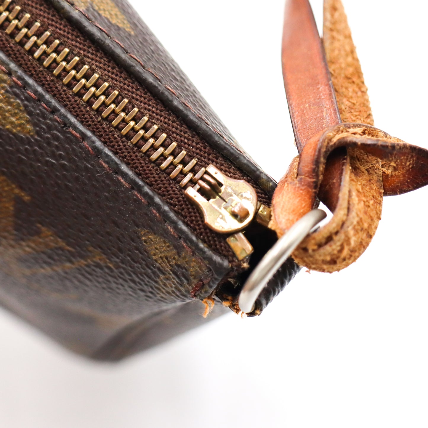 Louis Vuitton Pochette Monogram - 788