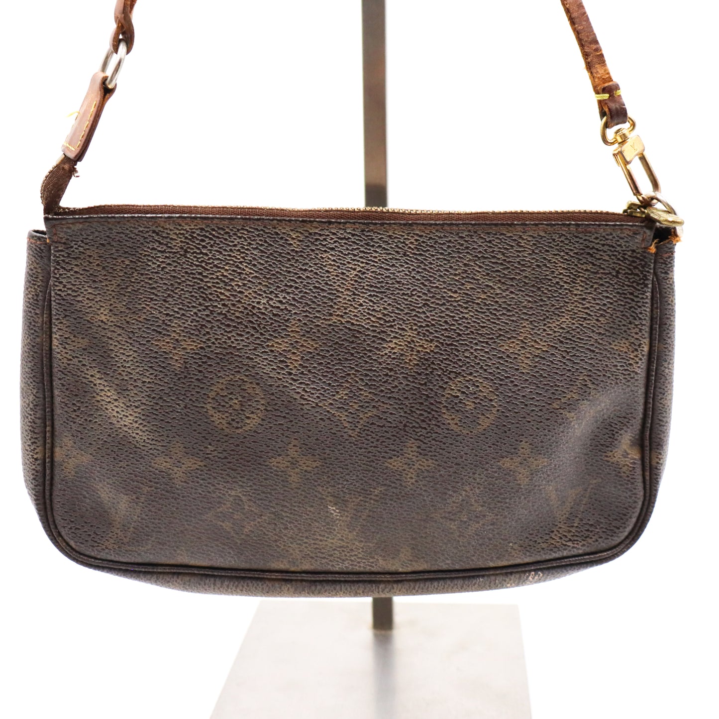 Louis Vuitton Pochette Monogram - 789