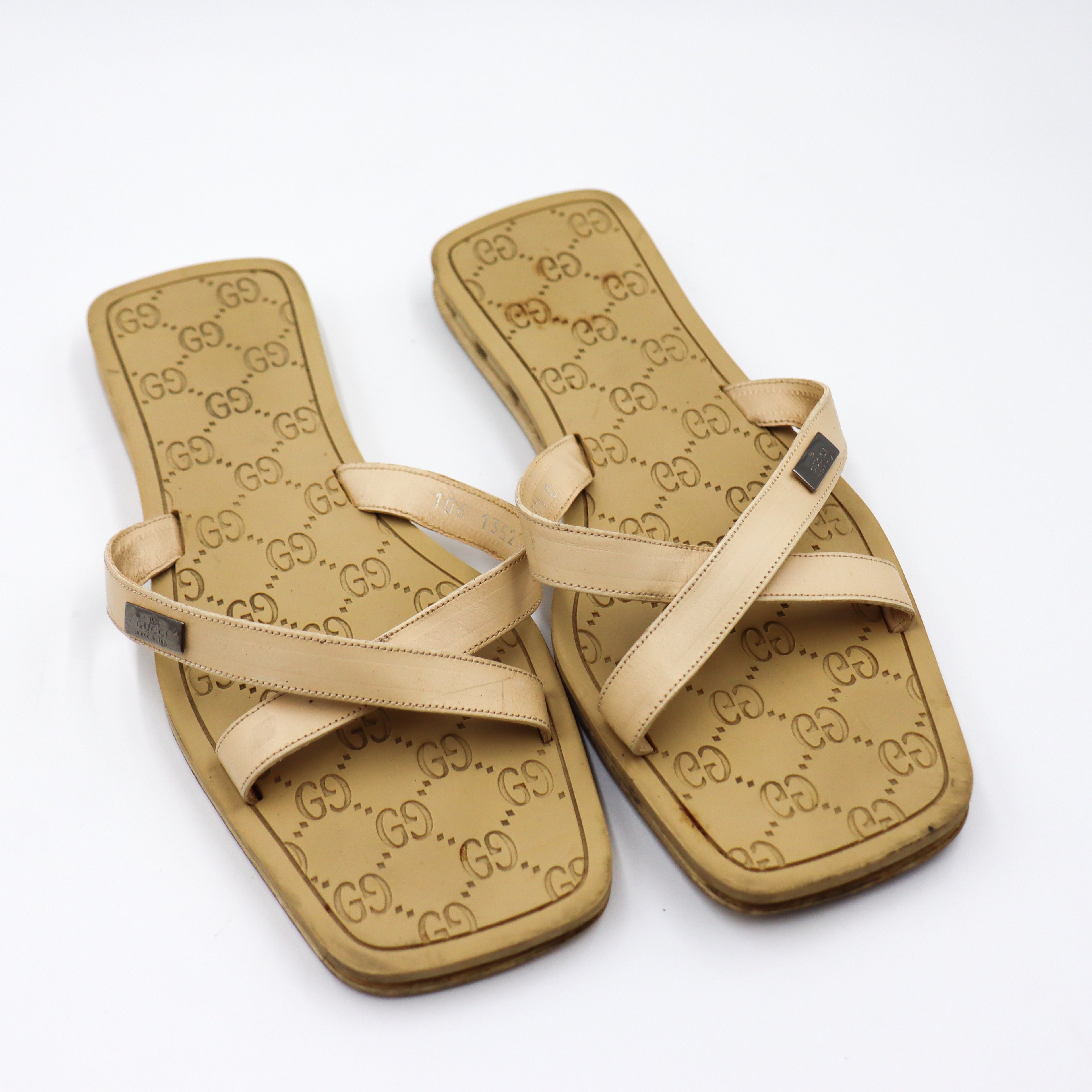 Gucci Monogram Flipflops EU 37,5 - 797
