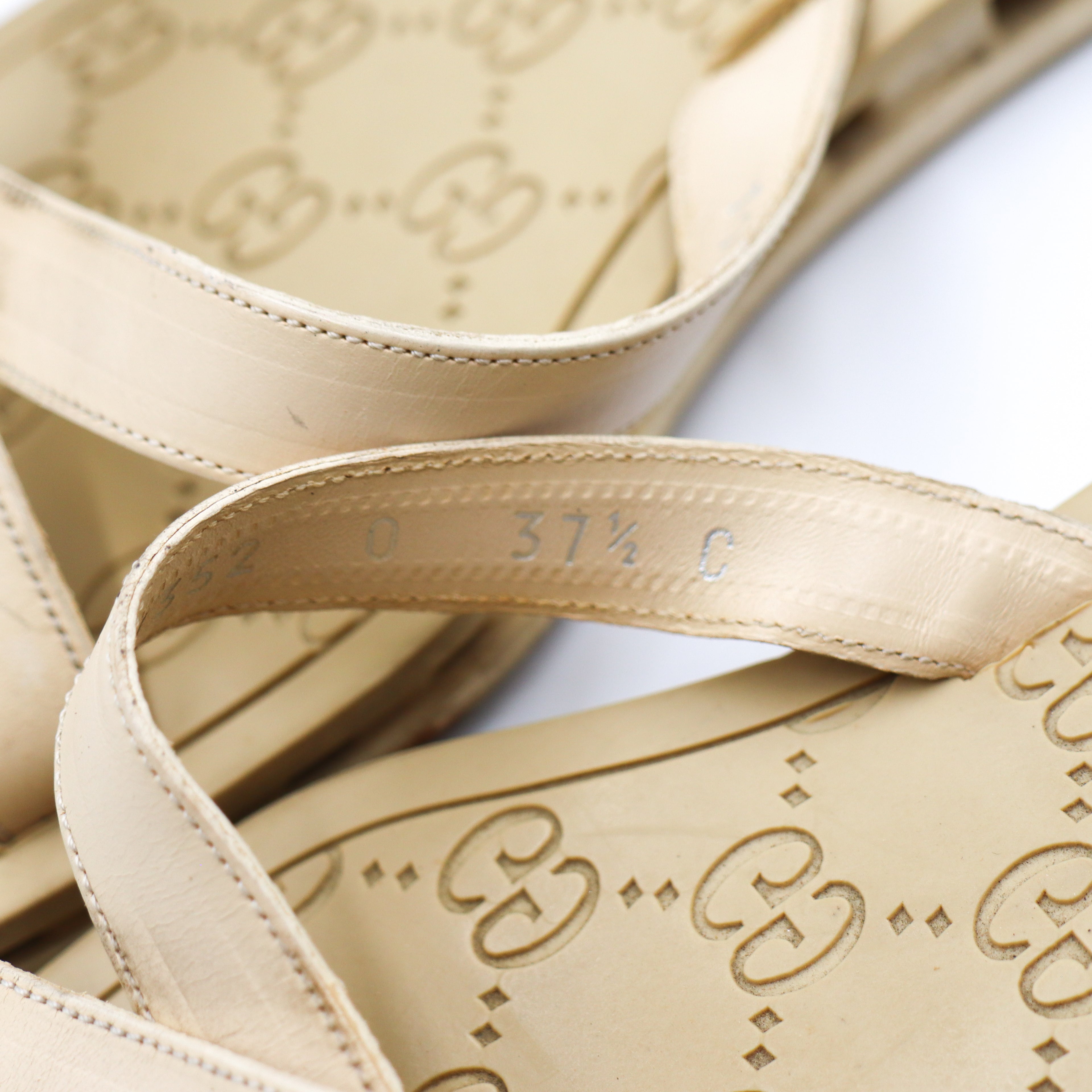 Gucci Monogram Flipflops EU 37,5 - 797