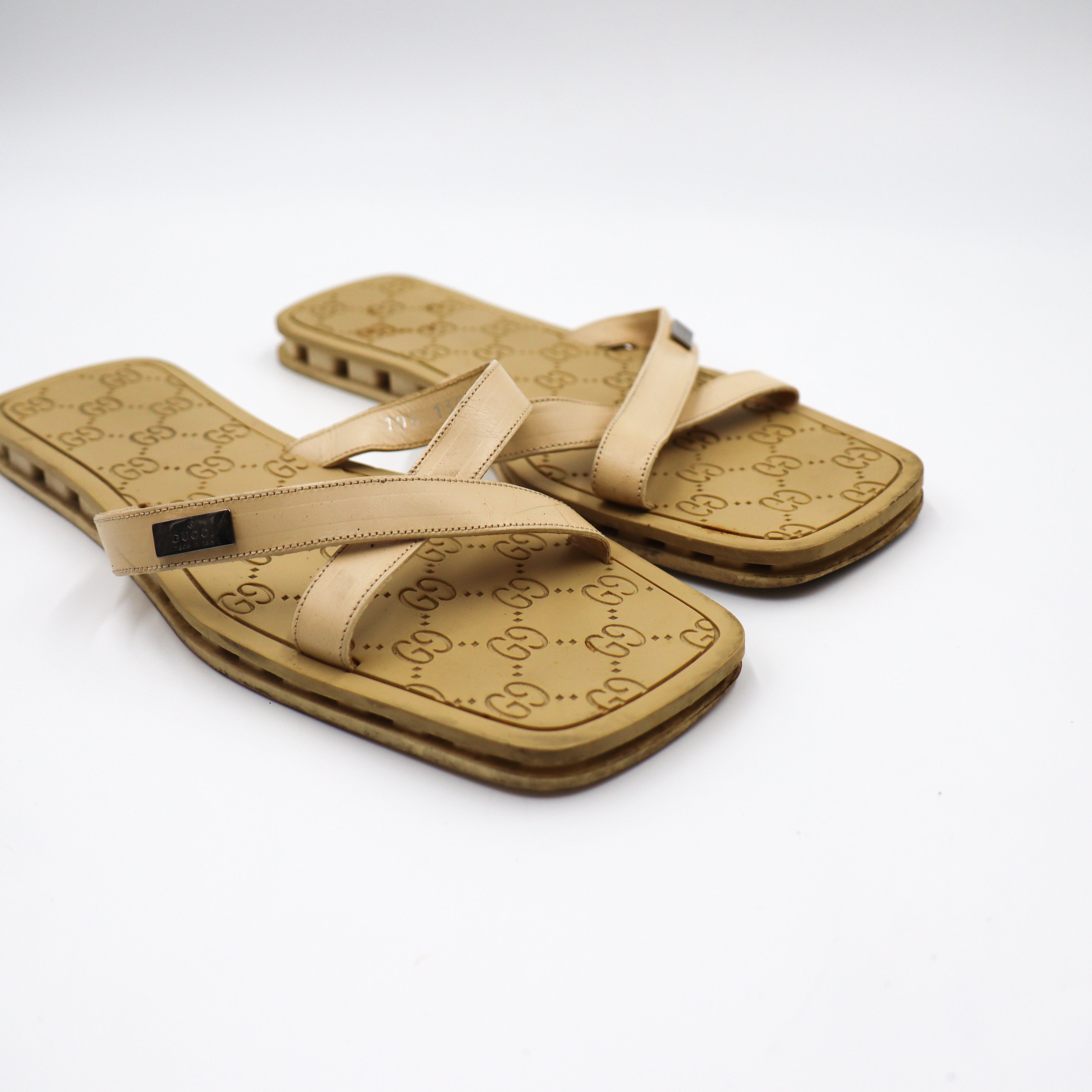 Gucci Monogram Flipflops EU 37,5 - 797