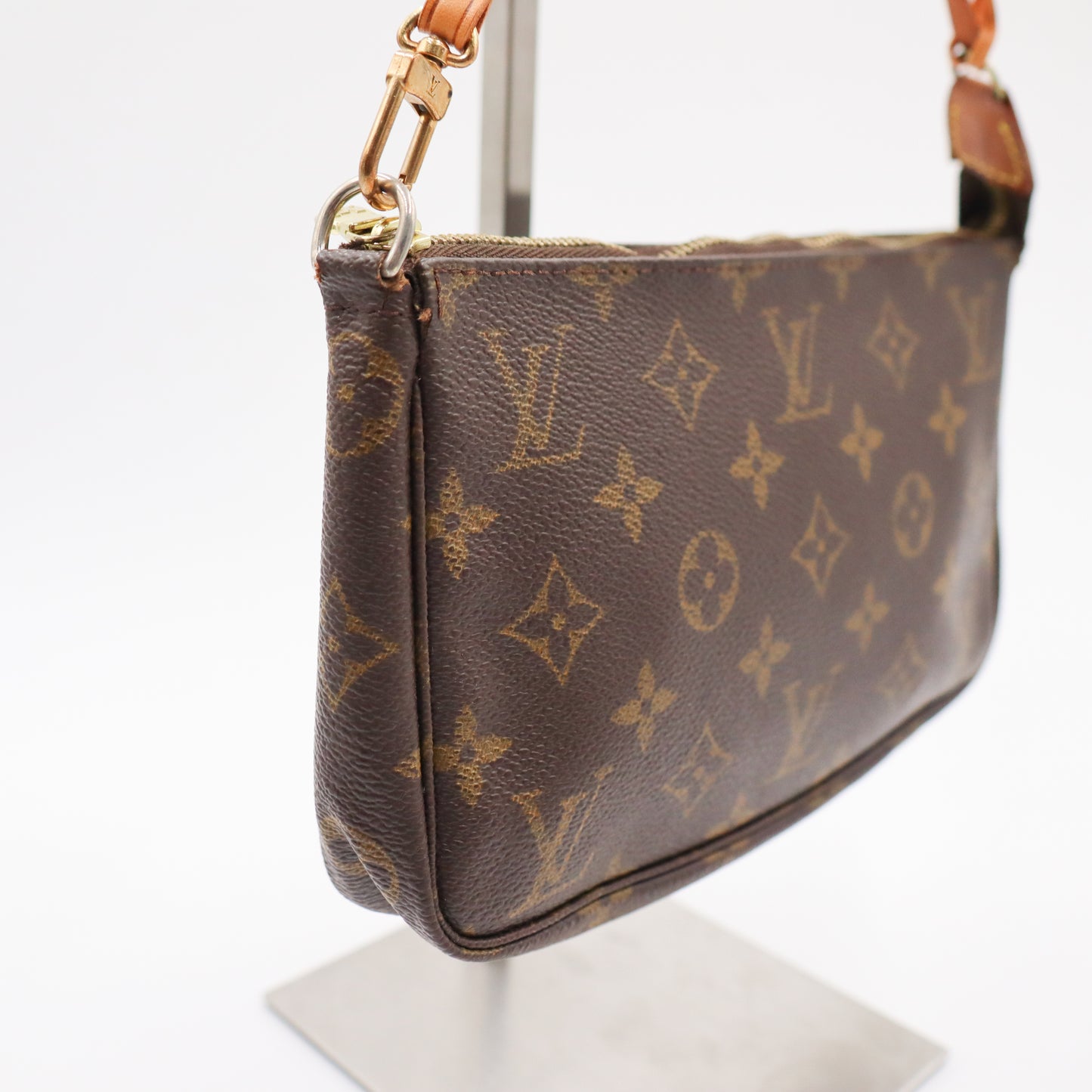 Louis Vuitton Pochette Monogram - 806