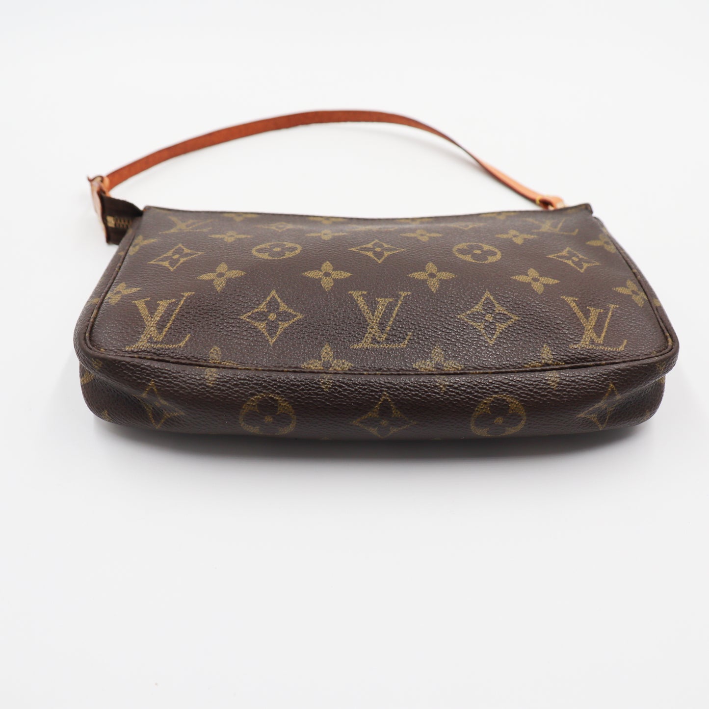 Louis Vuitton Pochette Monogram - 816