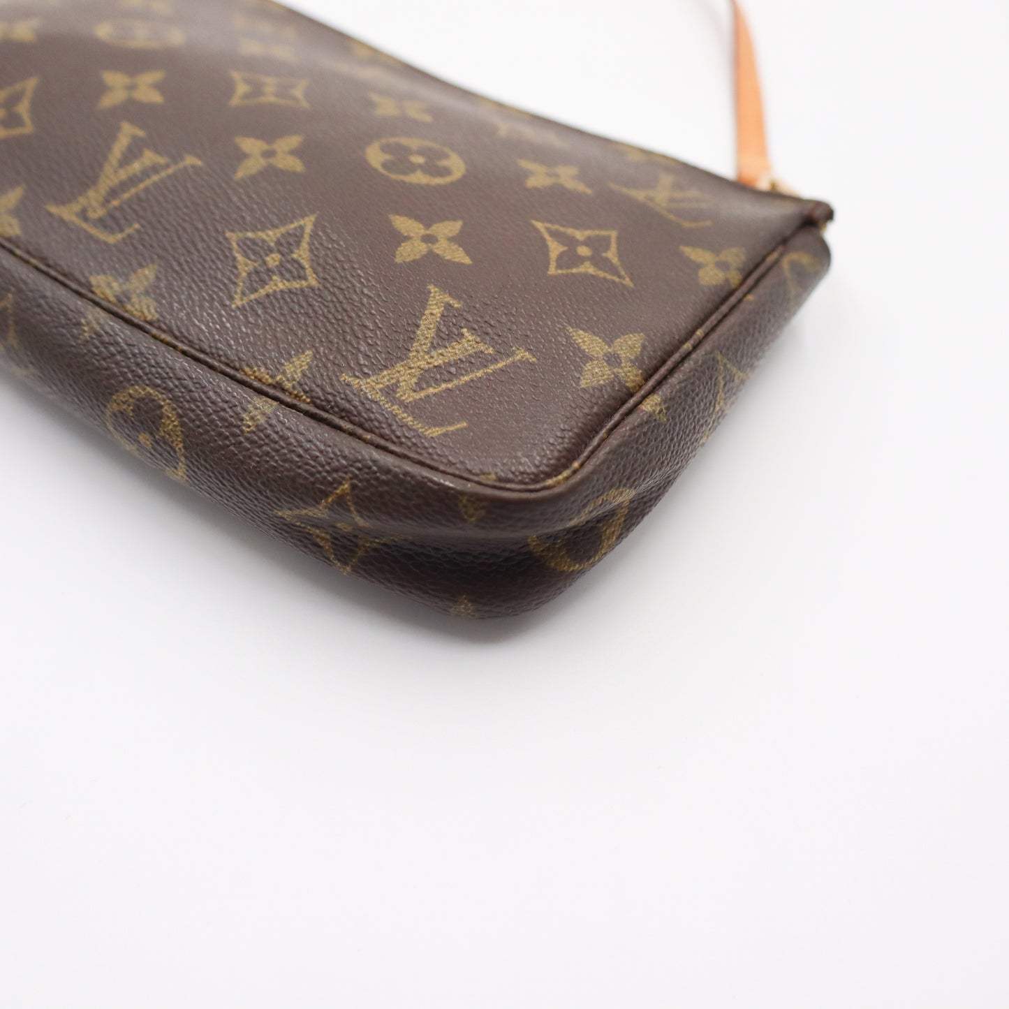 Louis Vuitton Pochette Monogram - 816