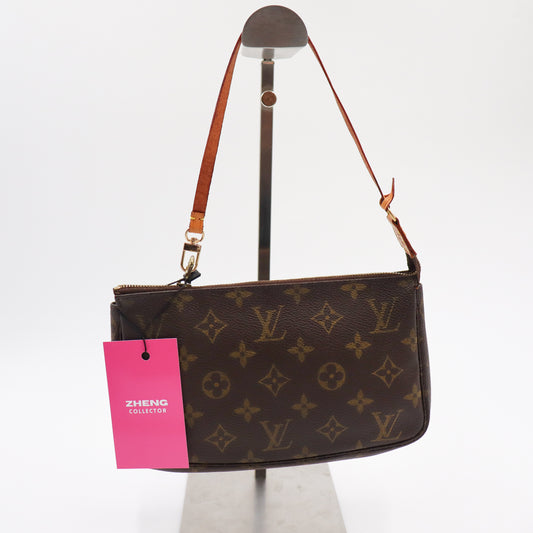 Louis Vuitton Pochette Monogram - 816