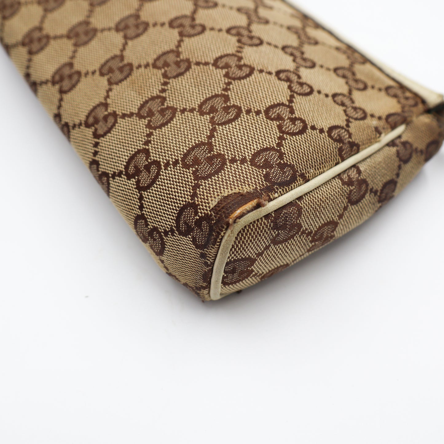 Gucci GG D-Ring Pochette Monogram - 855