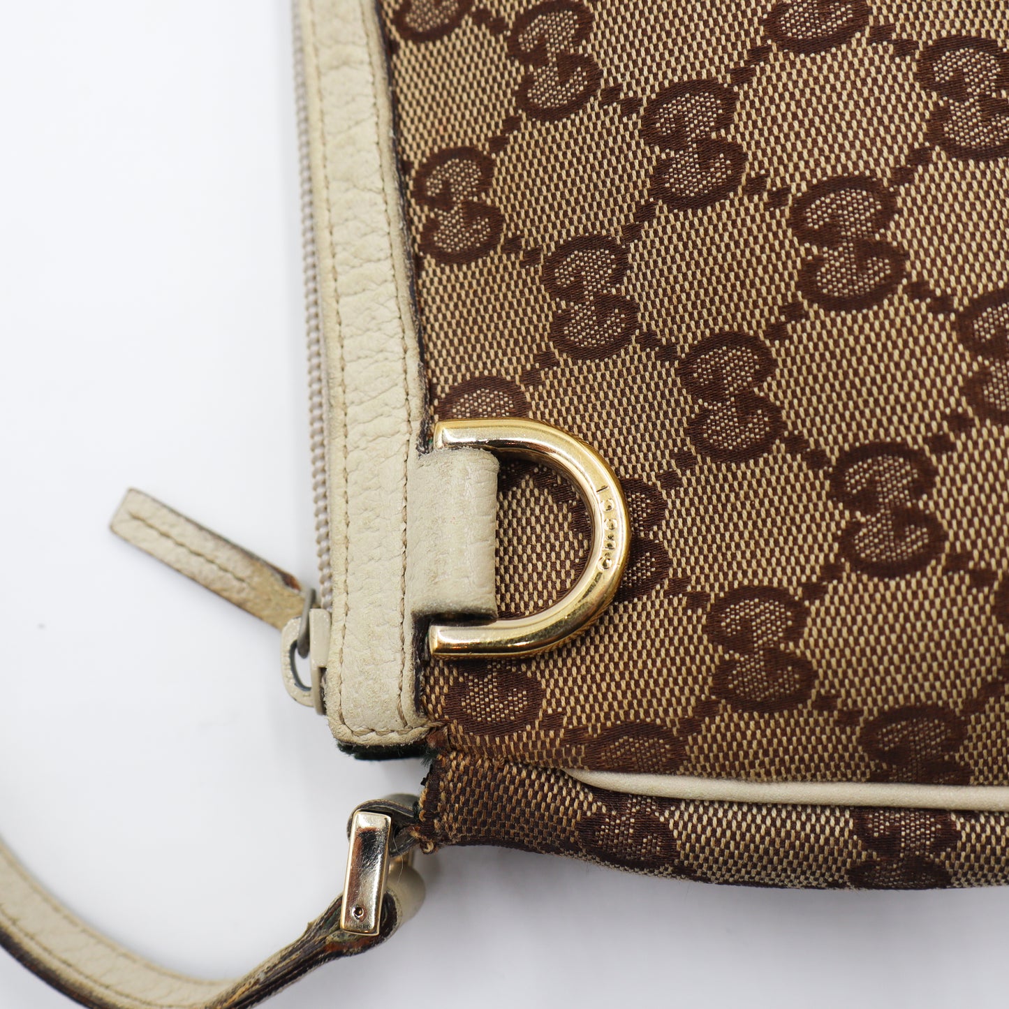 Gucci GG D-Ring Pochette Monogram - 855