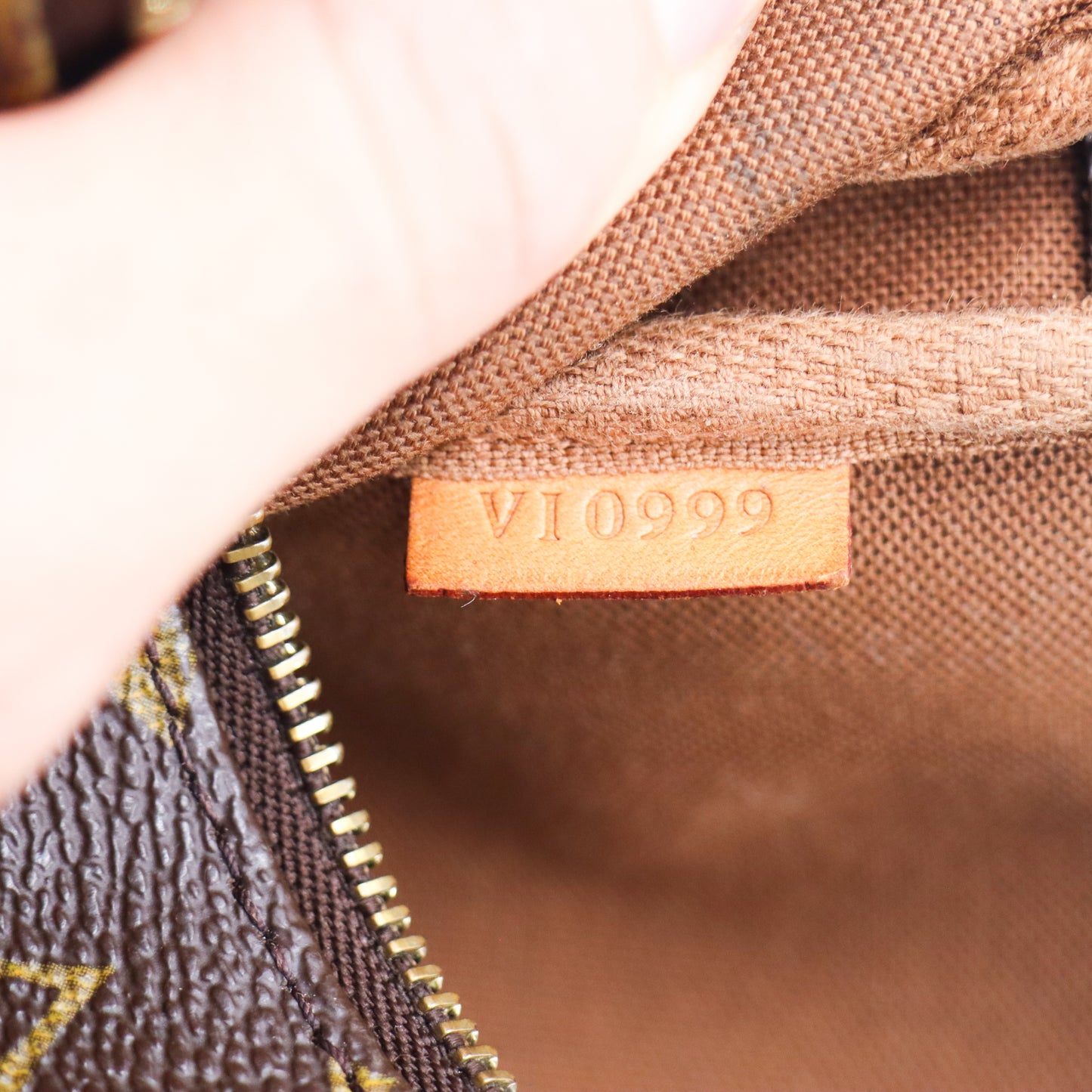Louis Vuitton Pochette Monogram - 856