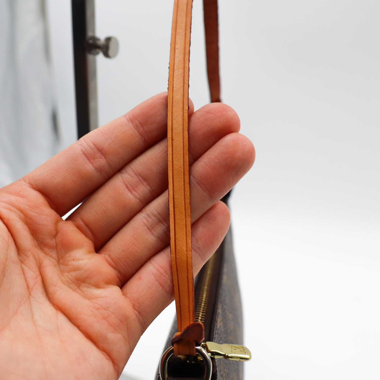 Louis Vuitton Pochette Monogram - 857