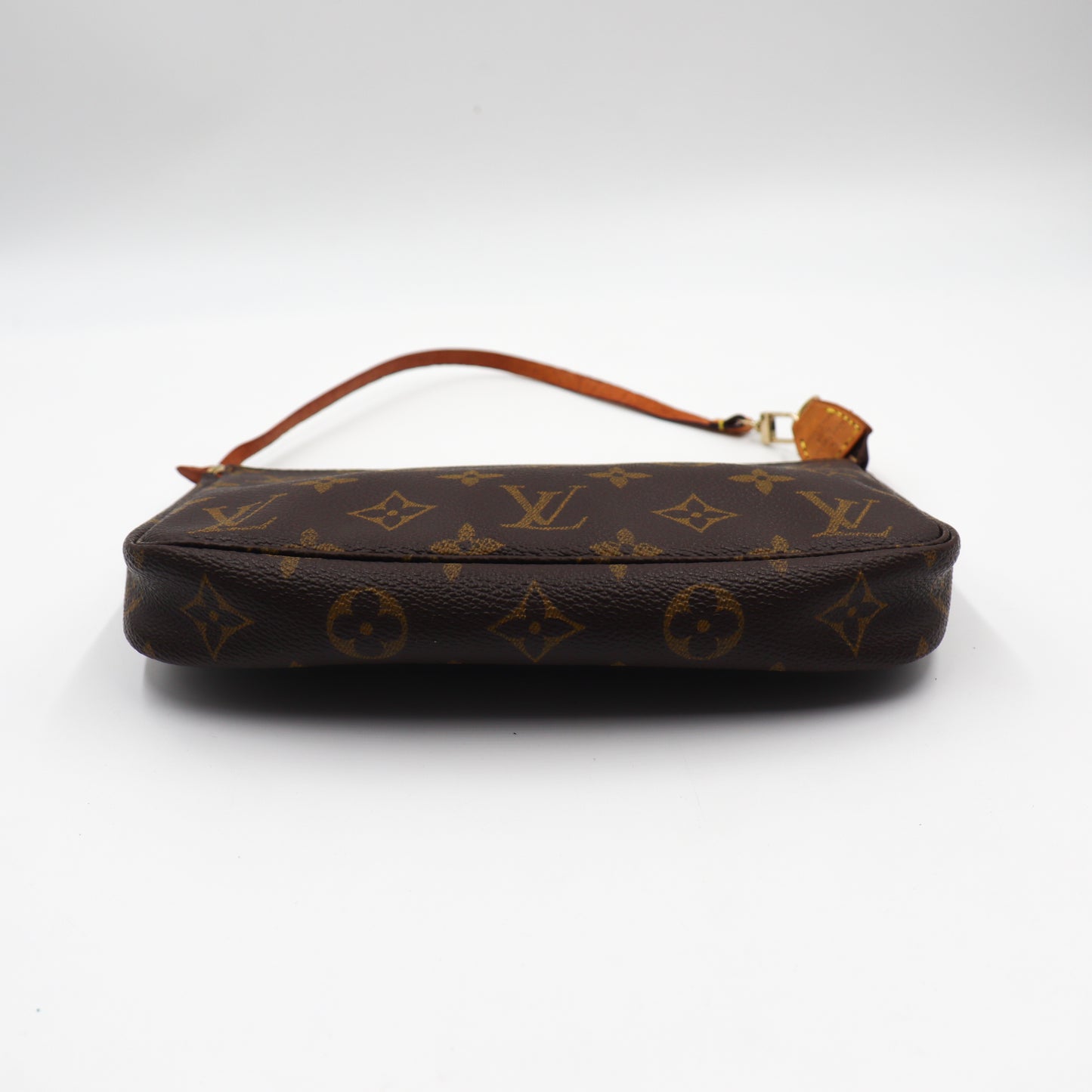 Louis Vuitton Pochette Monogram - 857