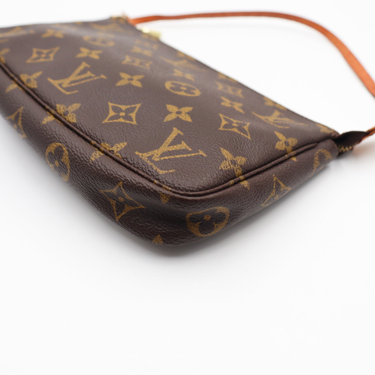 Louis Vuitton Pochette Monogram - 857