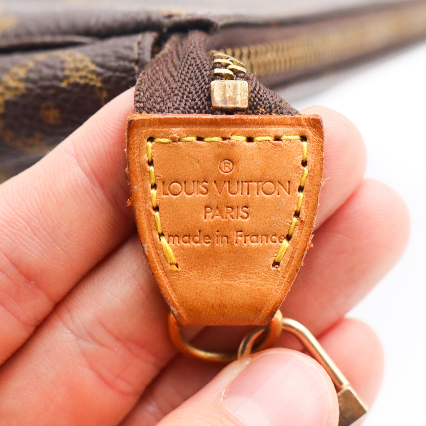 Louis Vuitton Pochette Monogram - 857