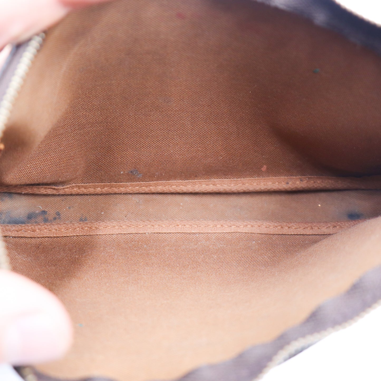 Louis Vuitton Pochette Monogram - 858