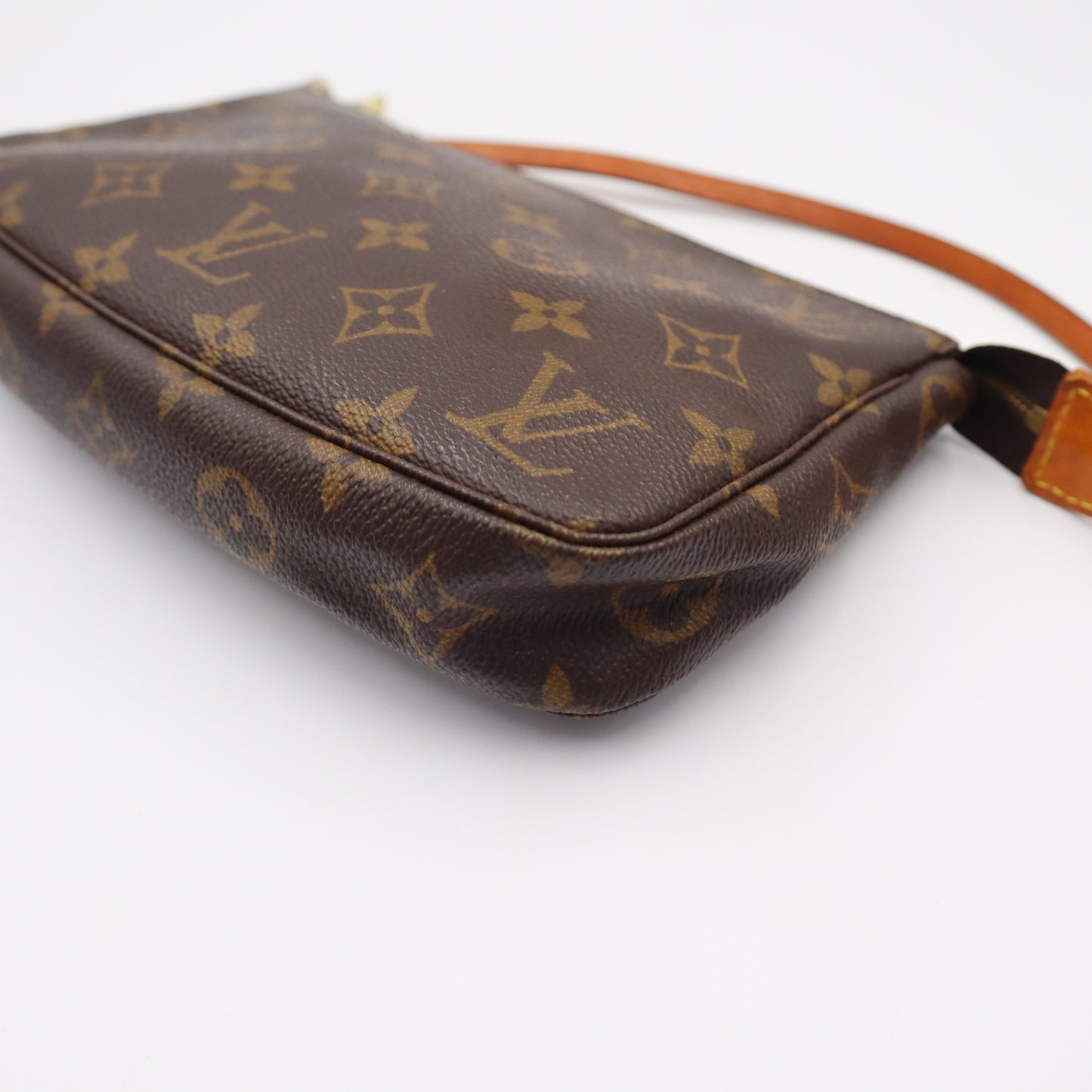 Louis Vuitton Pochette Monogram - 972