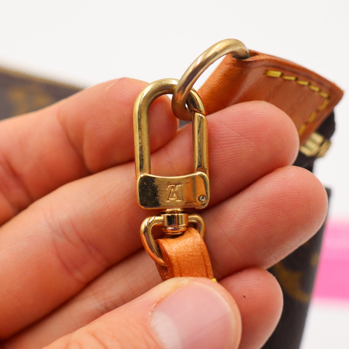 Louis Vuitton Pochette Monogram - 964