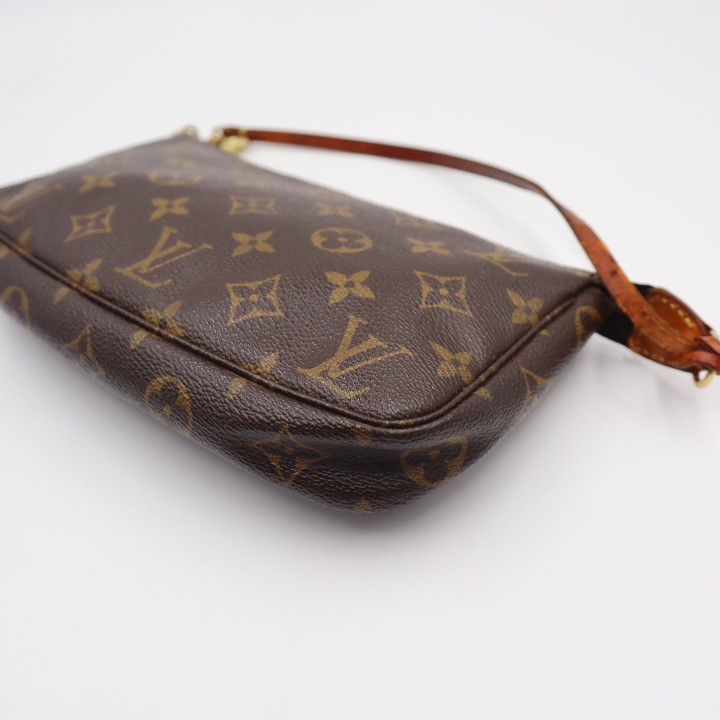 Louis Vuitton Pochette Monogram - 963
