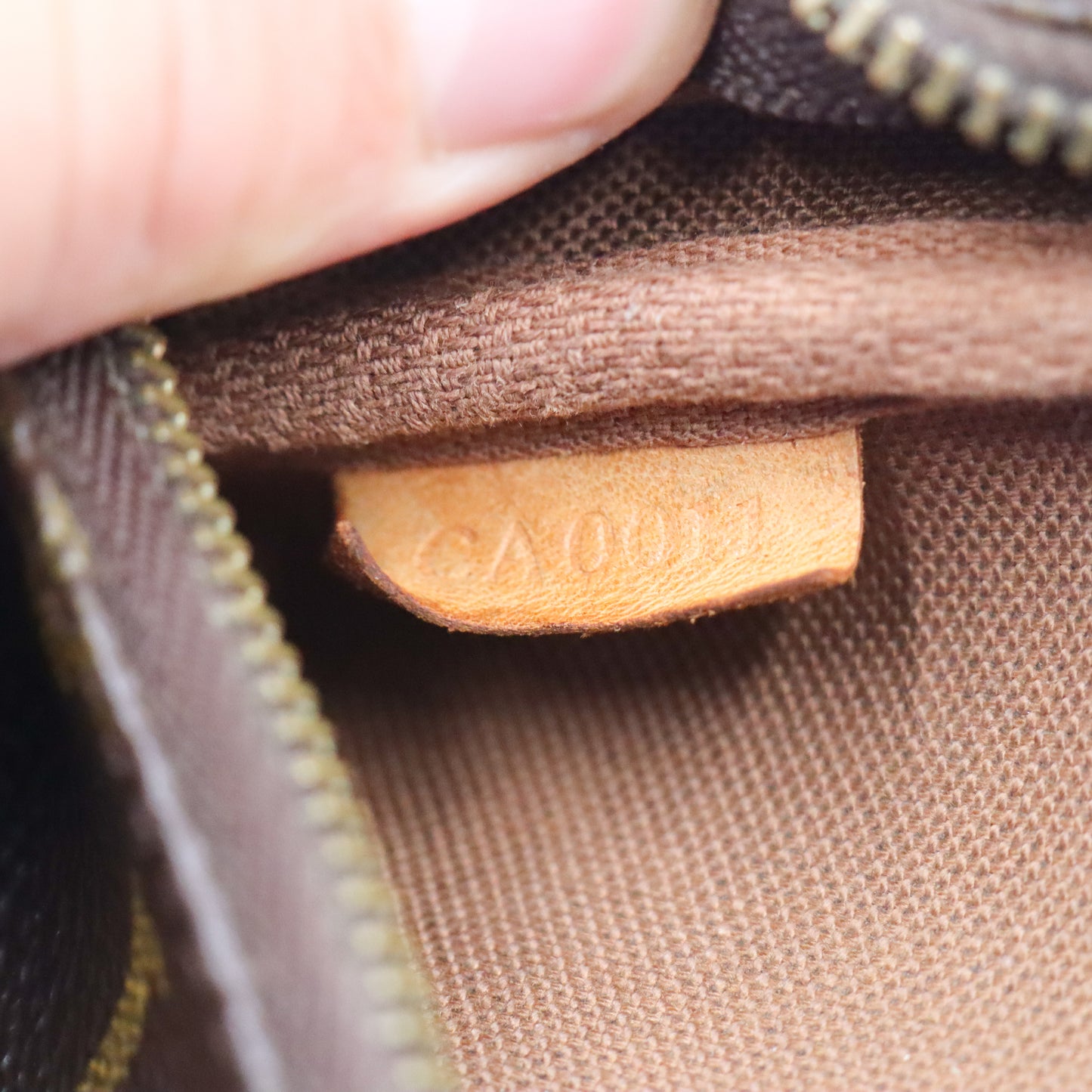 Louis Vuitton Pochette Monogram - 971