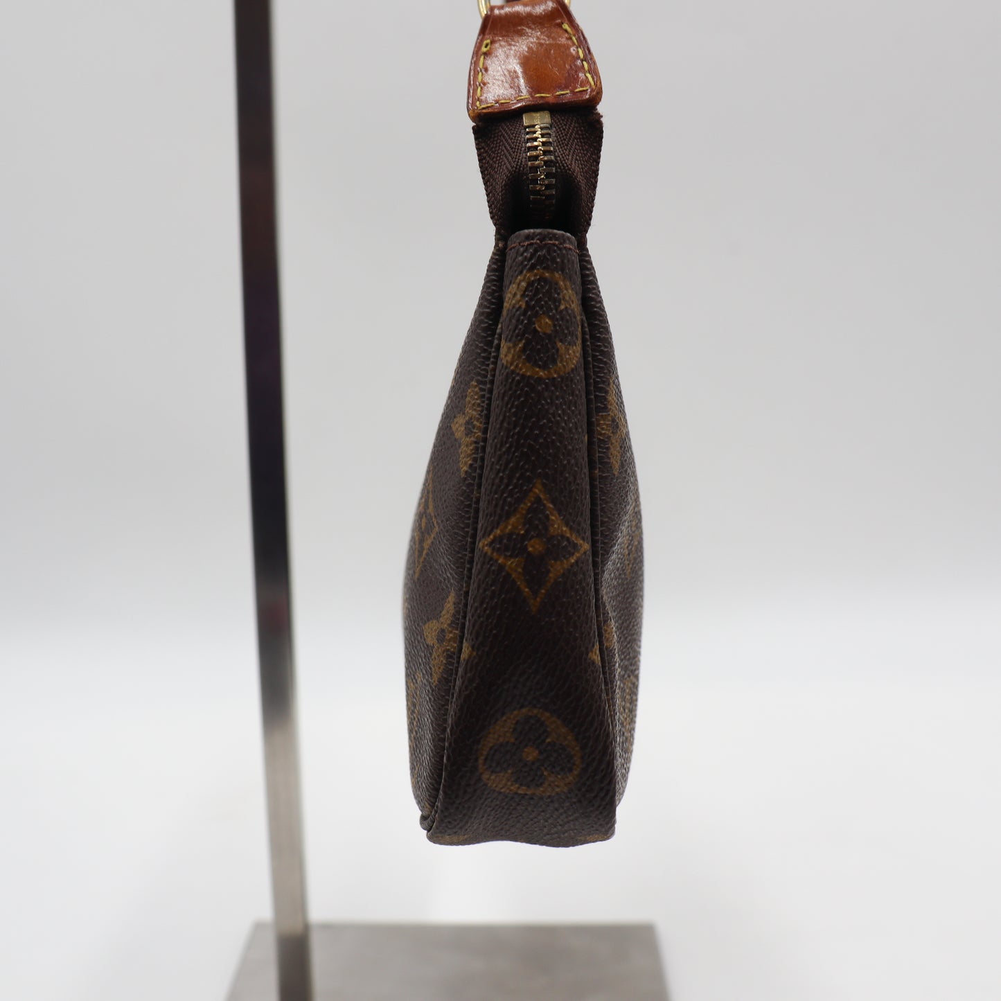 Louis Vuitton Pochette Monogram - 971