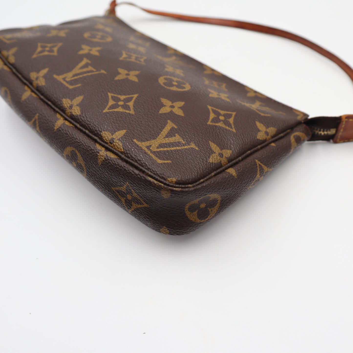 Louis Vuitton Pochette Monogram - 971