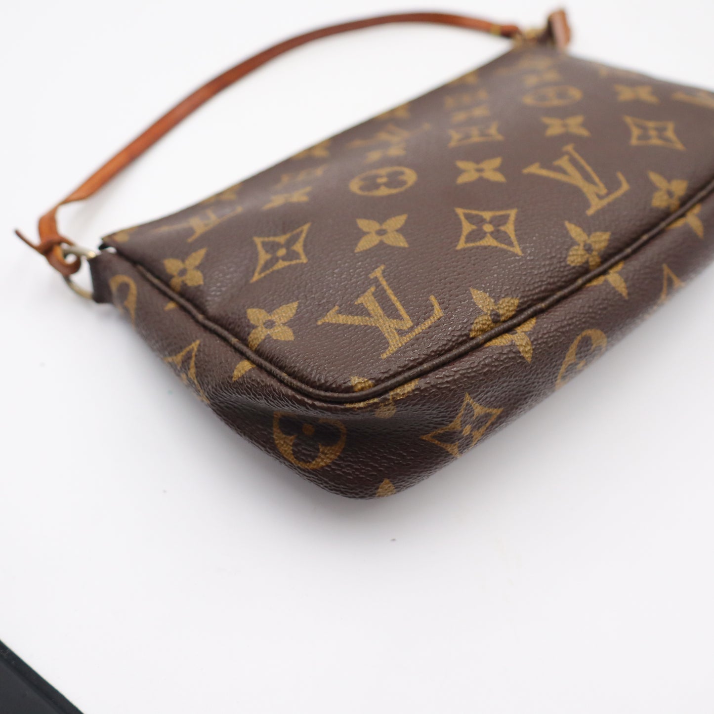 Louis Vuitton Pochette Monogram - 971