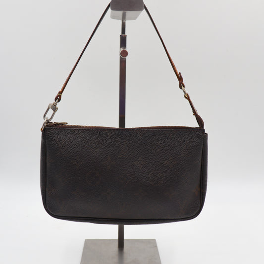 Louis Vuitton Pochette Monogram - 970