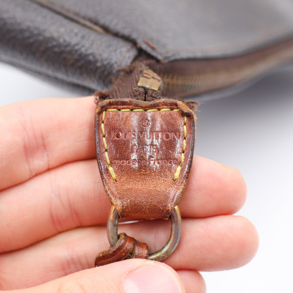 Louis Vuitton Pochette Monogram - 970