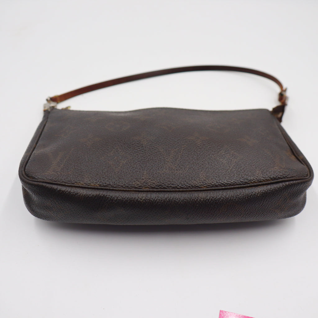 Louis Vuitton Pochette Monogram - 970