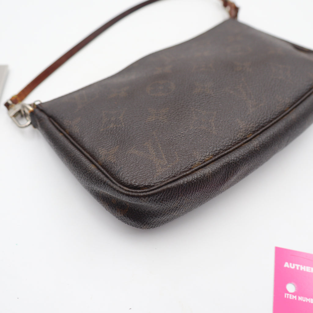 Louis Vuitton Pochette Monogram - 970