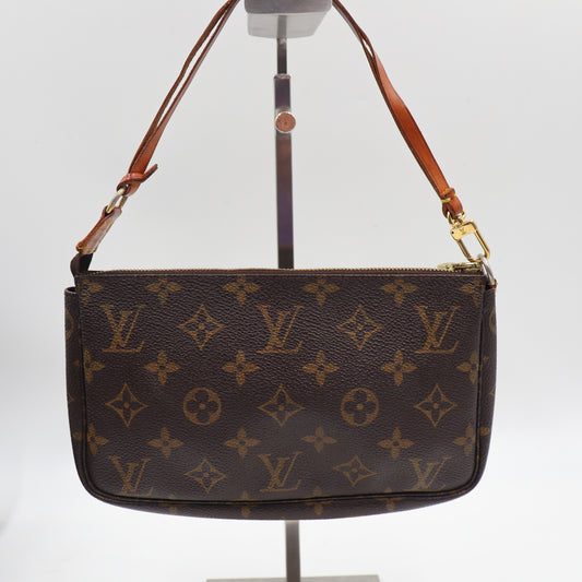 Louis Vuitton Pochette Monogram - 853