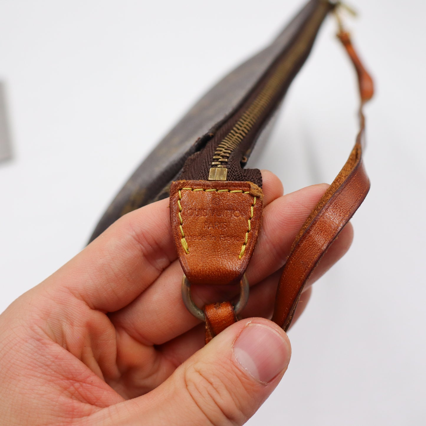 Louis Vuitton Pochette Monogram - 853