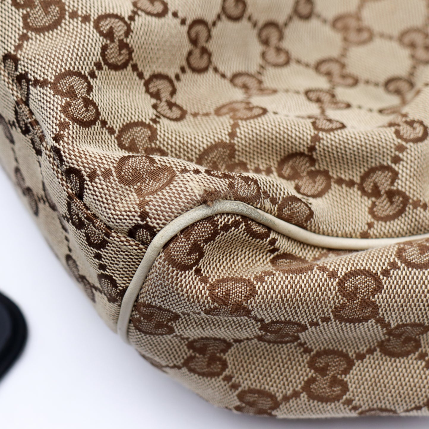 Gucci Sukey GG Monogram - 1010