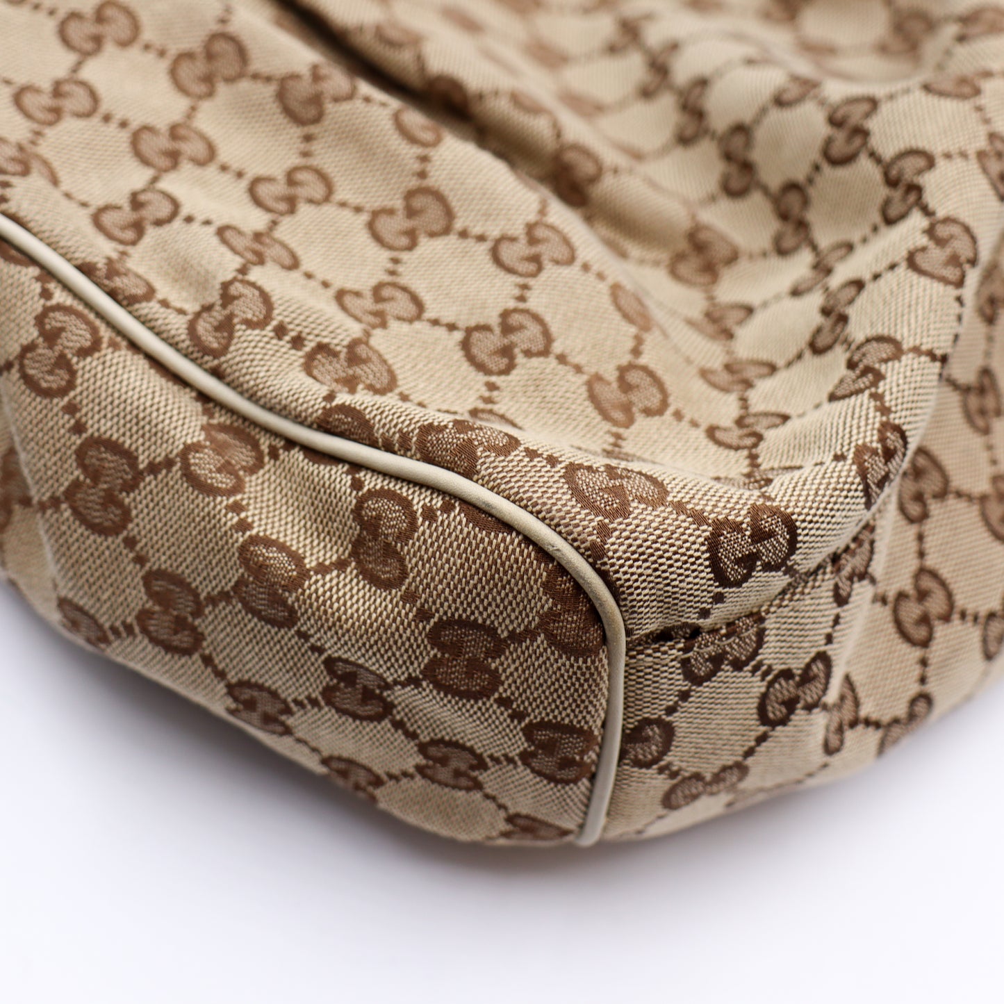 Gucci Sukey GG Monogram - 1010