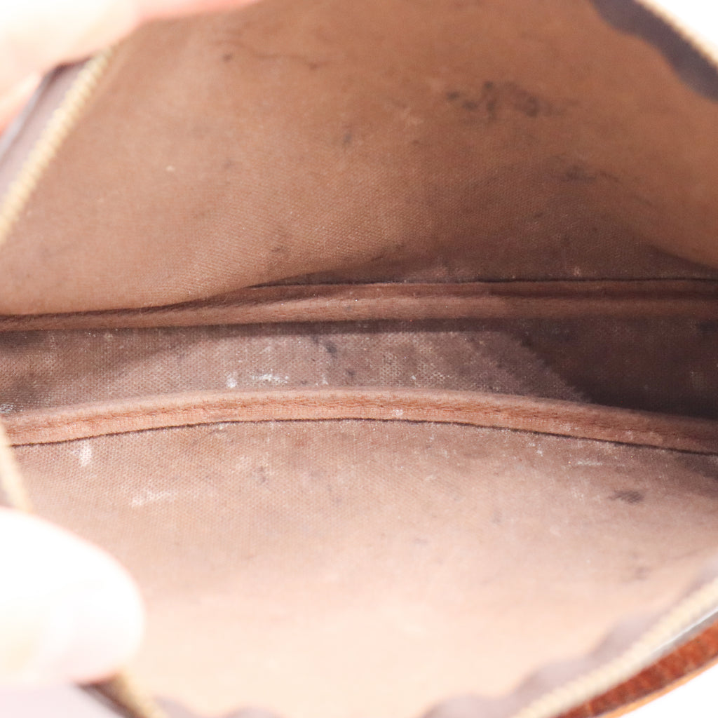 Louis Vuitton Pochette Monogram - 948