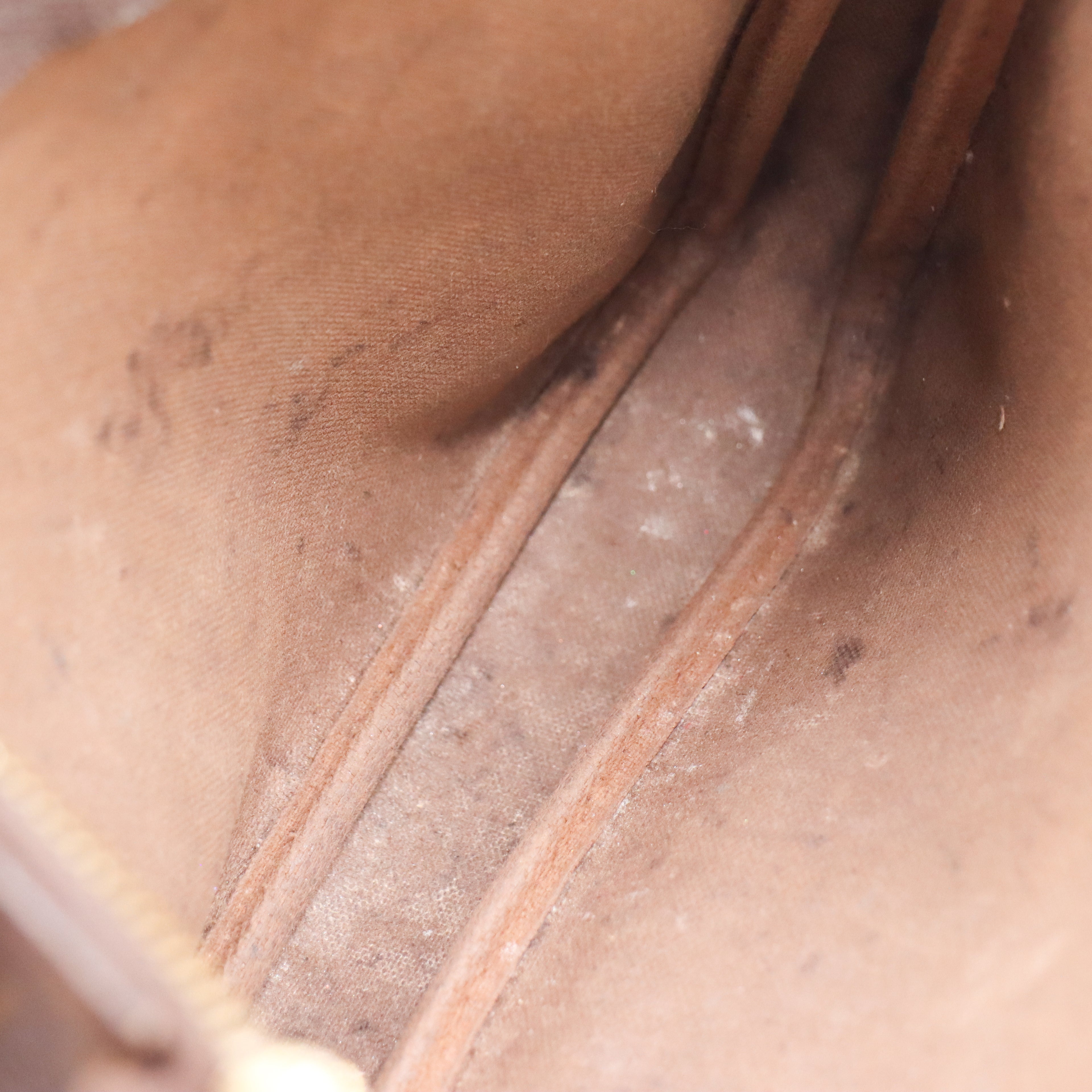 Louis Vuitton Pochette Monogram - 948