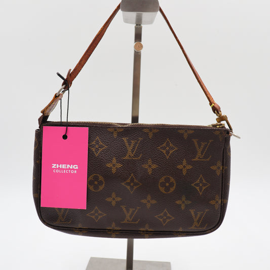 Louis Vuitton Pochette Monogram - 948
