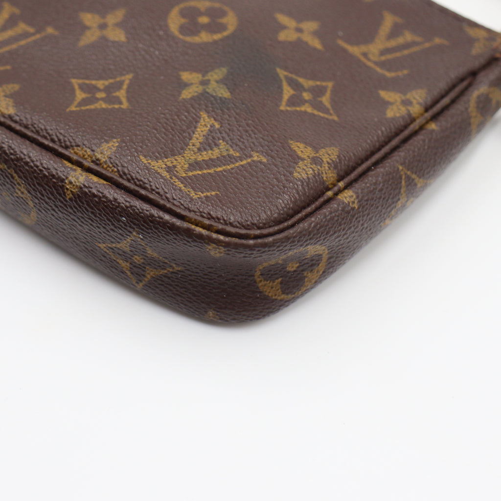 Louis Vuitton Pochette Monogram - 948