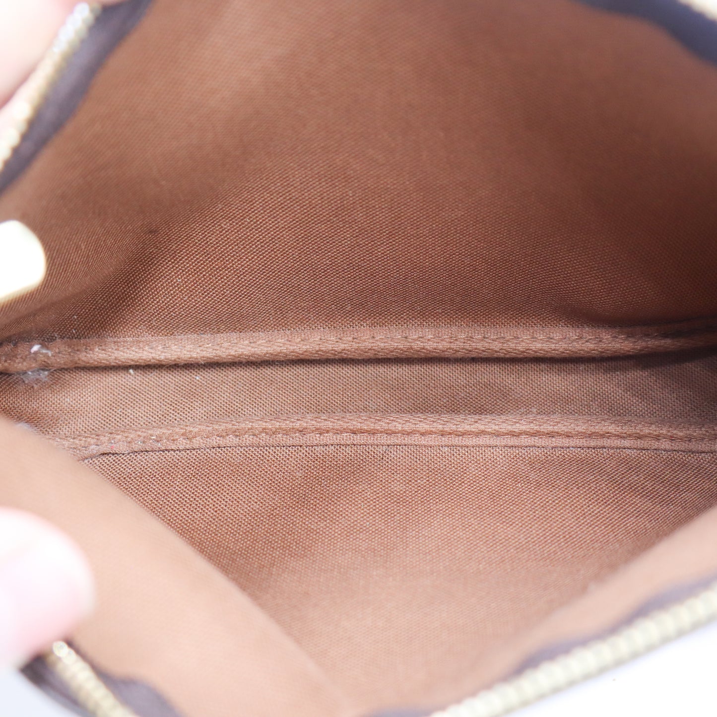 Louis Vuitton Pochette Monogram - 949